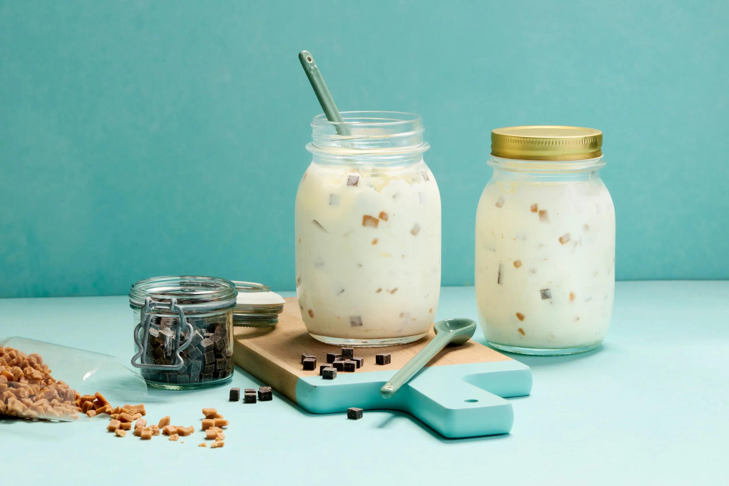 Schüttelglace, Schwierigkeitsgrad ${SCHWIERIGKEITSGRAD}. Das fertige Gericht schön angerichtet und fotografiert aus Vogelperspektive (Food Fotografie). Serviervorschlag, Original Tiptopf Rezept, aus dem bekanntesten Kochbuch der Schweiz