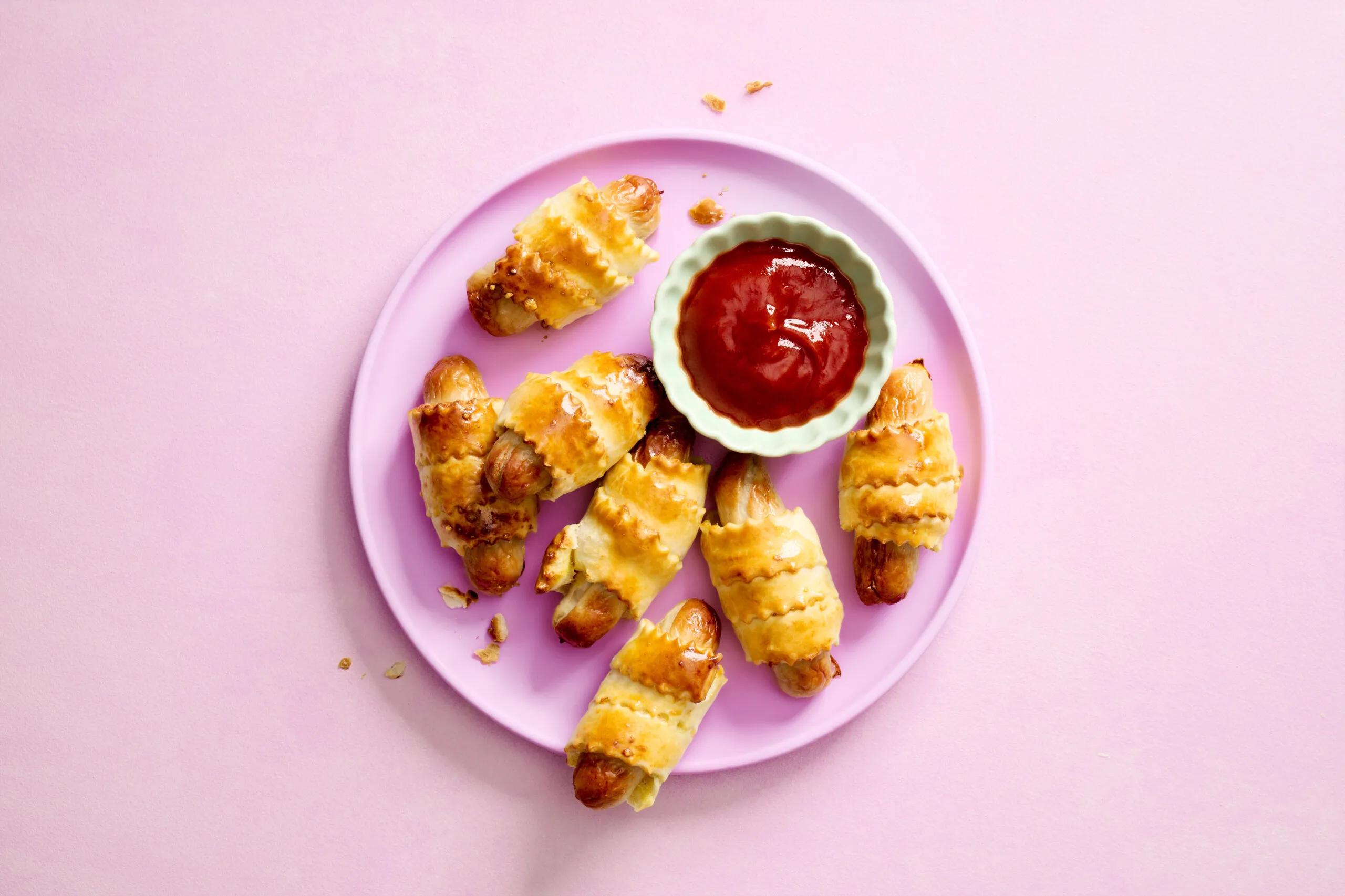 Cipollata im Teig, Schwierigkeitsgrad ${SCHWIERIGKEITSGRAD}. Das fertige Gericht schön angerichtet und fotografiert aus Vogelperspektive (Food Fotografie). Serviervorschlag, Original Tiptopf Rezept, aus dem bekanntesten Kochbuch der Schweiz